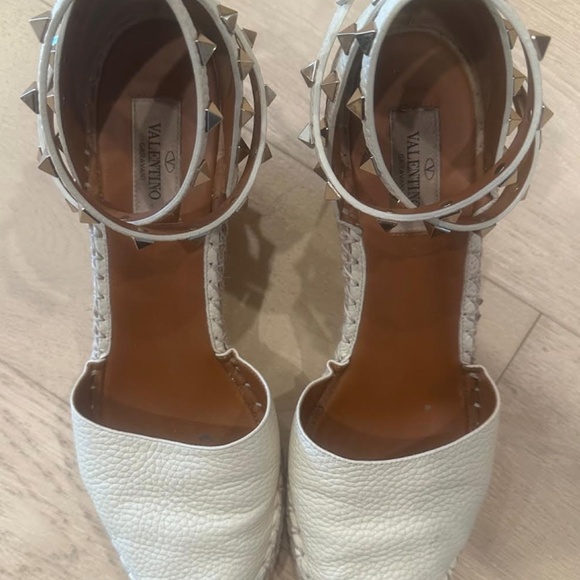 Valentino Garavani Rockstud Espadrille Wedge LIGHT IVORY - Picture 4 of 4